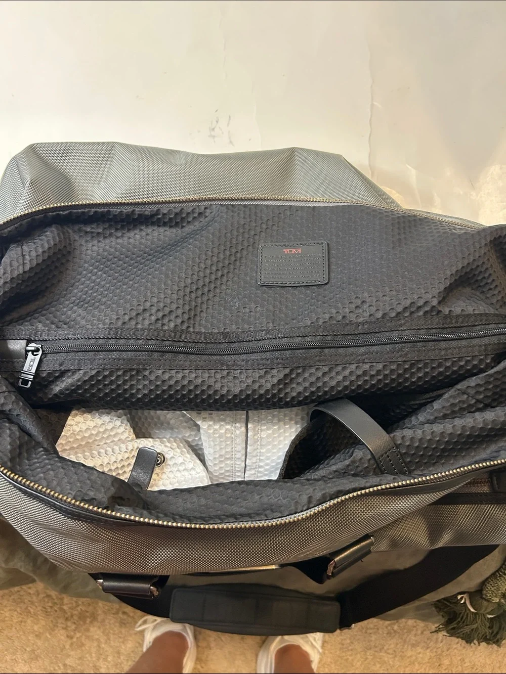 Gray Men’s Travel Duffel Bag with Dual Front Pockets